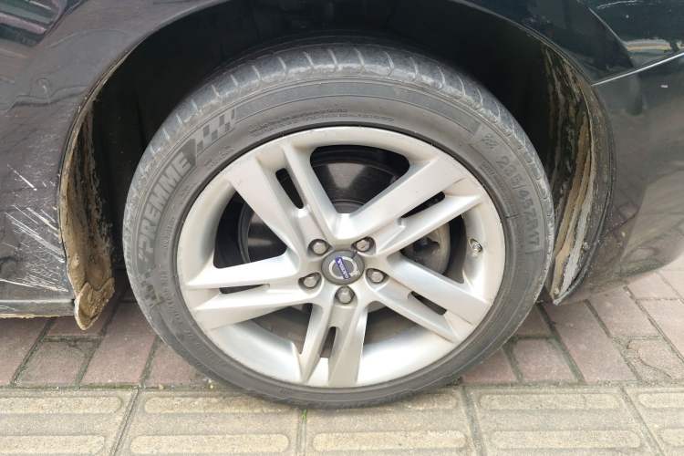 Used Volvo V60 2014 T5 Zhiya Edition
