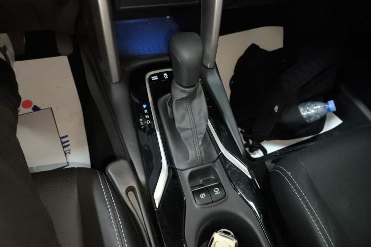Used Toyota FRONTLANDER 2024 2.0L Smart Electric Hybrid Dual-Engine Luxury Edition Gear Lever