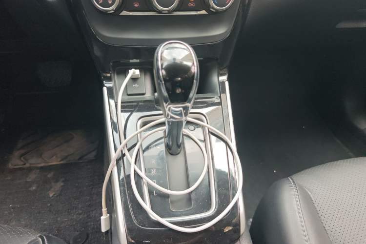 Used Nissan Sylphy 2019 1.6XV CVT Smart Connect Luxury Edition China V Standard Gear Lever