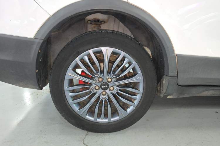 Used SWM X7 2019 1.5T automatic Comfort version 7 seats Right Rear Wheel Hub