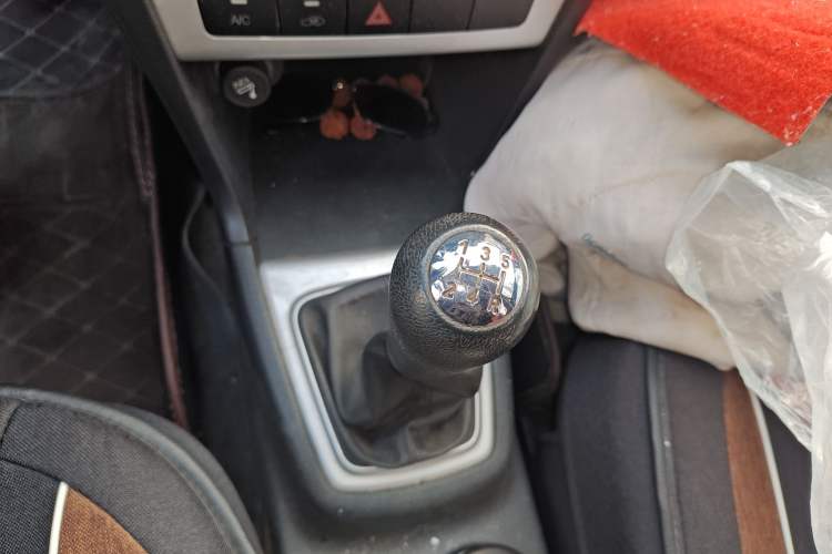 Used CHANGAN KAICHENG Ounuo S 2012 1.3L Base Version
