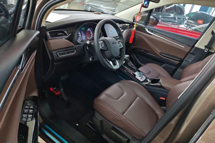 Used TRAUM S70 2018 1.5T Automatic Comfort Model 7 Seats Driver Seat