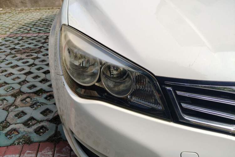 Used Roewe 350 2014 1.5L Manual Xunchi Edition Right Front Headlight