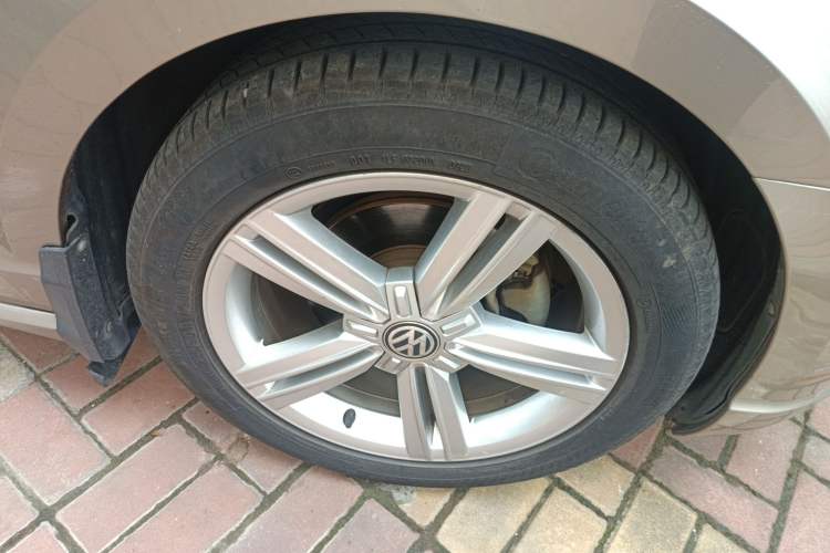 Used Volkswagen Lamando 2015 280TSI DSG Comfort Edition
