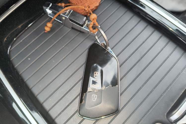 Used Volkswagen ID.6 CROZZ 2022 Long-Range PRO Edition Vehicle Key