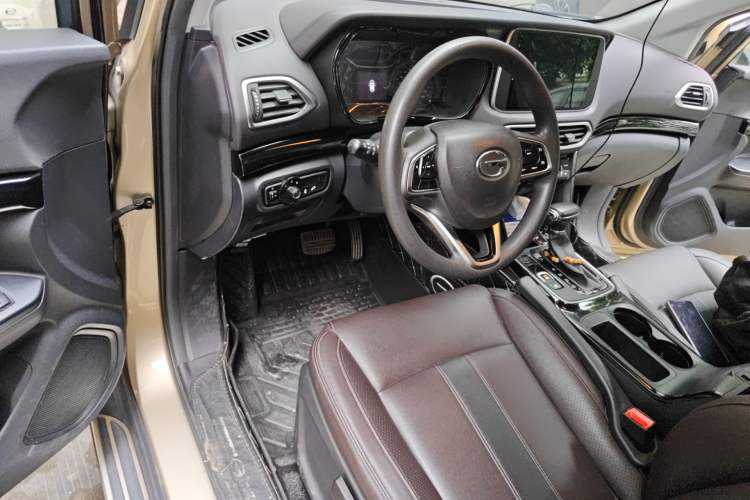 Used GAC Trumpchi GS4 2018 235T Automatic Two-Wheel Drive Elite Edition Center Console