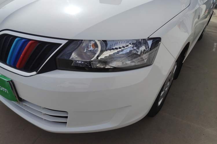 Used Skoda Rapid 2016 1.6L Manual Front-Wheel-Drive Version