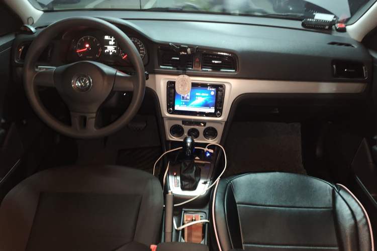 Used Volkswagen Lavida 2013 Revised Classic 1.6L Automatic Fashion Edition
