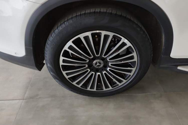 Used Mercedes-Benz GLC 2019 GLC 260 L 4MATIC Dynamic Model
