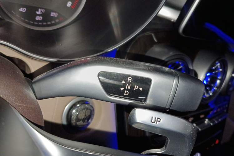 Used Mercedes-Benz C-Class 2015 Facelift C 200 L Gear Lever