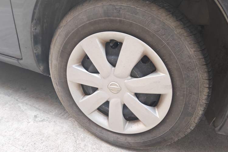 Used Nissan Sunny 2015 1.5XE CVT Comfort Edition Right Front Wheel Hub