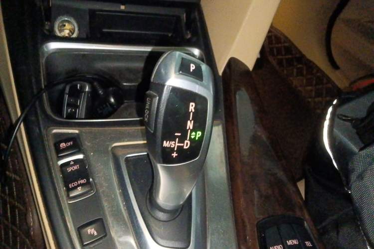 Used BMW 3 Series 2013 320Li Fashion Model Gear Lever