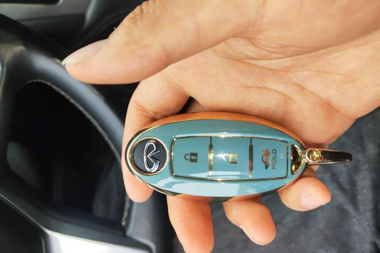 Used Infiniti Q50L 2018 2.0T Enjoyment Version China VI Standard Vehicle Key