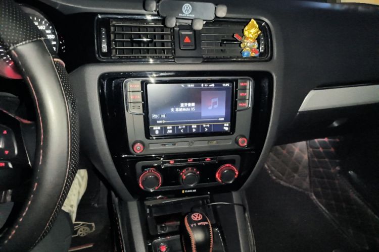 Used Volkswagen Sagitar 2017 230TSI Automatic Comfort Version Audio And AC Panel