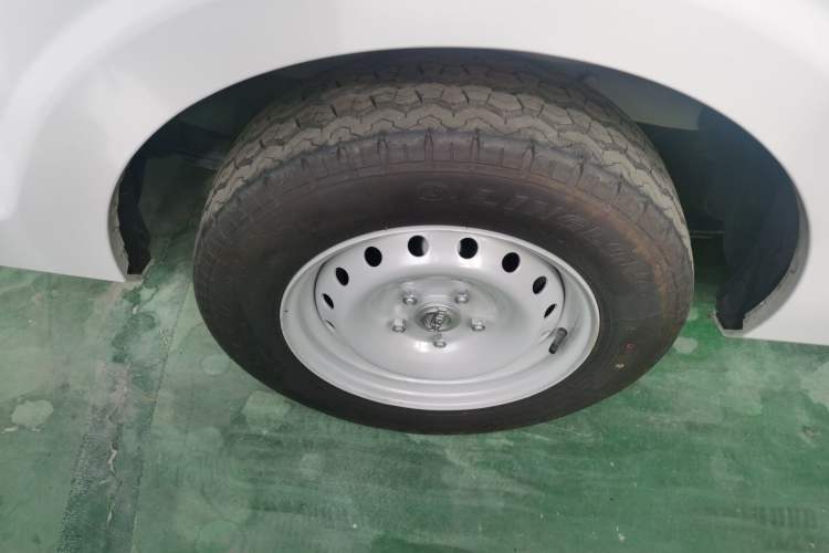 Used SRM New Energy E3 2025 Fudi 310KM Practical Passenger Vehicle
