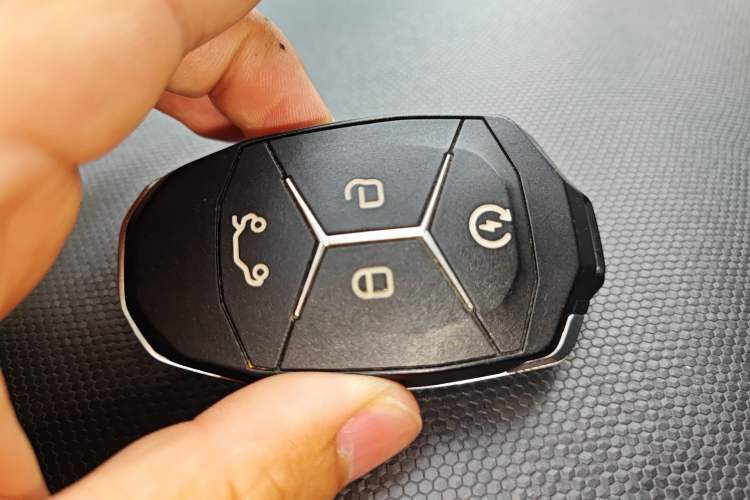 Used Lynk & Co 03 2019 2.0TD Automatic Jing Pro Edition Vehicle Key