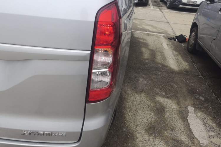 Used Wuling Hongguang V 2022 1.5L Enjoy Edition Electric-Powered LAR Exterior 3