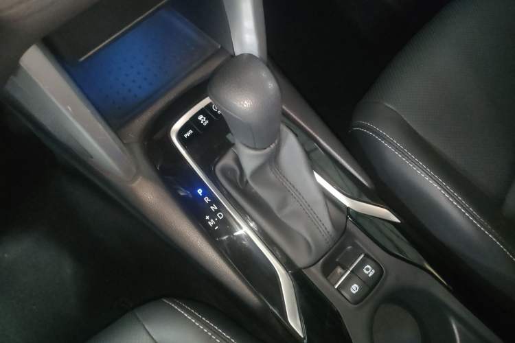 Used Toyota FRONTLANDER 2024 2.0L CVT Leading Plus Edition Gear Lever