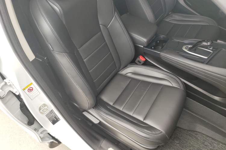 Used Haval F7 2020 1.5T Two-Wheel Drive i-Type Right Front Seat