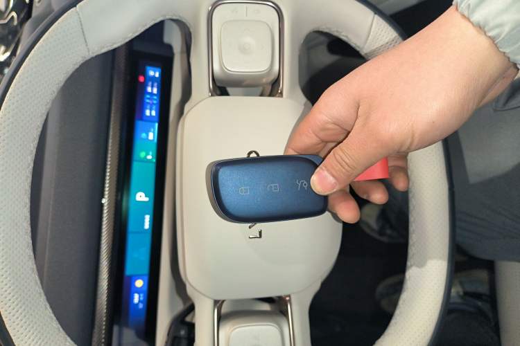 Used Lynk & Co 900 2025 2.0T Exploration Edition