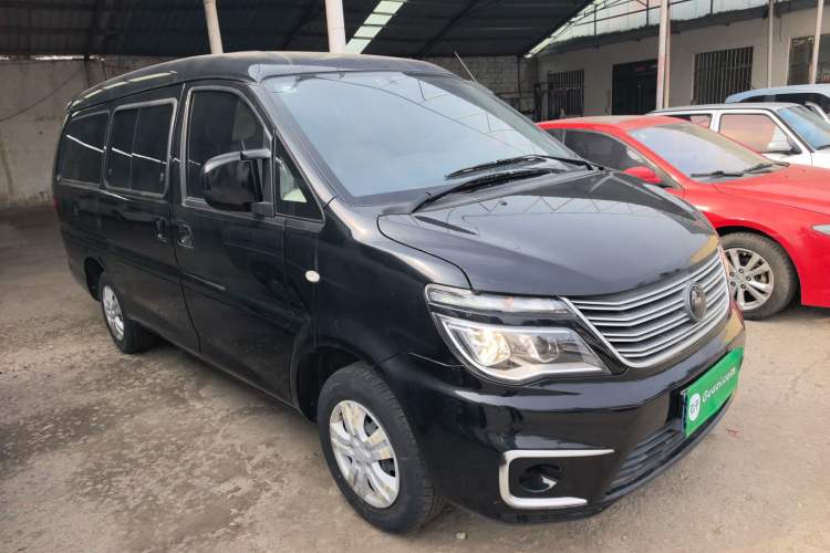 Used FORTHING Lingzhi 2022 M5 1.6L Practical Model 5 Seats