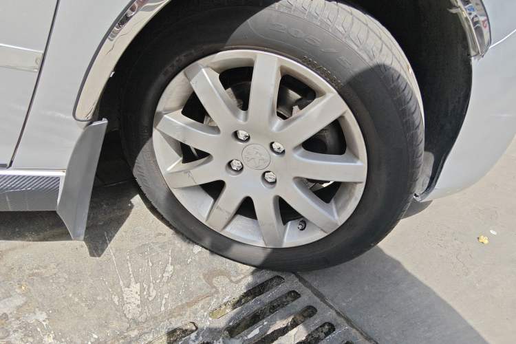 Used Peugeot 308 2014 Enjoy Edition Classic 1.6L Manual Fashion Model