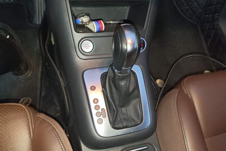 Used Volkswagen Tiguan 2015 1.8TSI Automatic Two-Wheel Drive Luxury Model Gear Lever