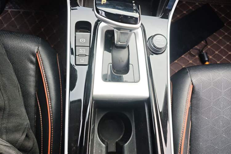 Used Kia Seltos 2023 1.5L CVT Luxury Edition Gear Lever