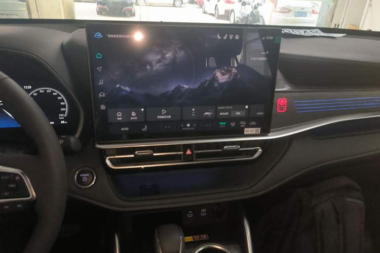 Used Toyota Crown Kluger 2026 Model 2.5L HEV All-Wheel-Drive Luxury Edition Audio And AC Panel