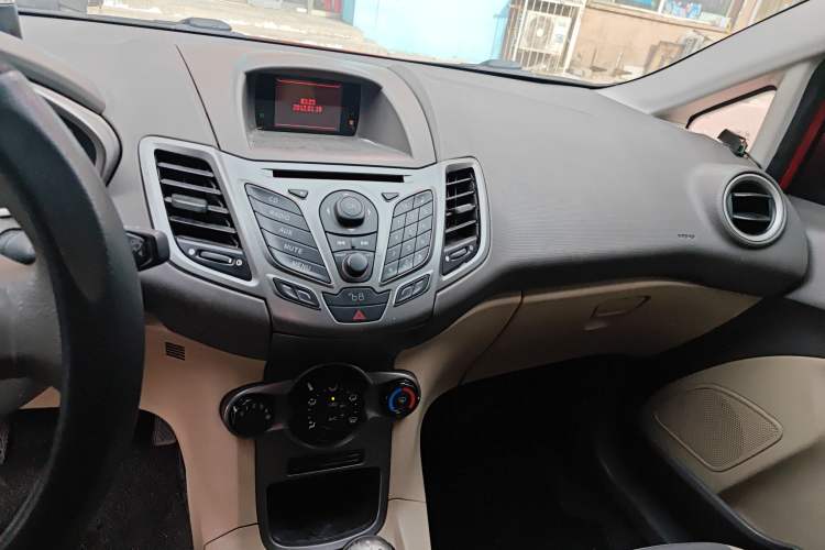 Used Ford Fiesta 2011 Hatchback 1.5L Manual Fashion Edition