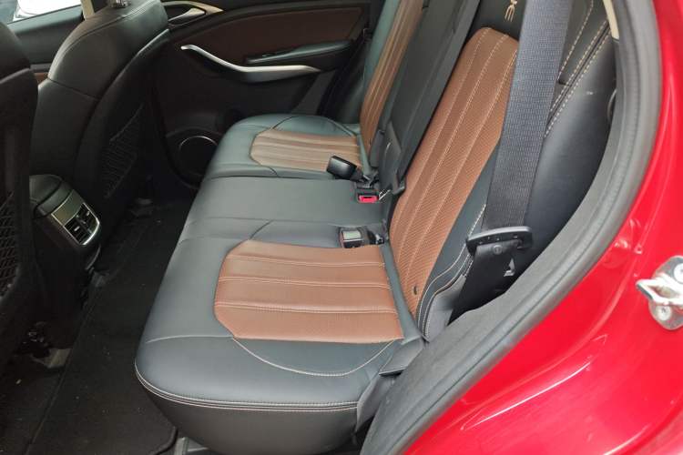 Used BYD Song New Energy 2017 Song DM 1.5TID All-Wheel Drive Luxury Model Left Rear Seat