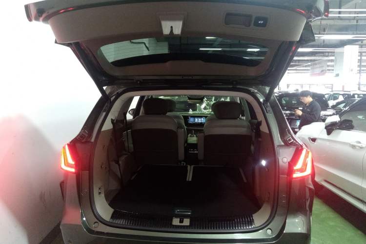 Used Roewe RX9 2023 2.0T Two-Wheel Drive Enjoyment Version