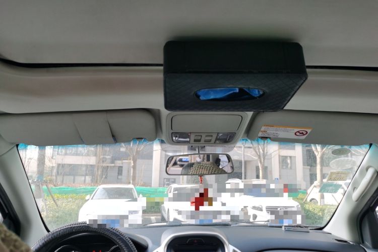 Used JMC Yusheng S350 2016 2.4T Automatic 2WD Diesel Luxury Version with Sunroof 5 Seats Headliner