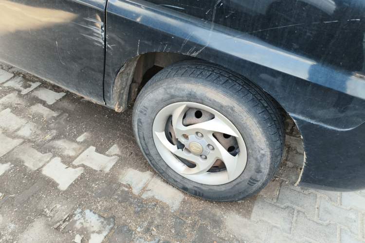 Used JAC Group Refine 2011 2.0L Shuttle Gasoline Standard Edition HFC4GA3 Right Front Wheel Hub