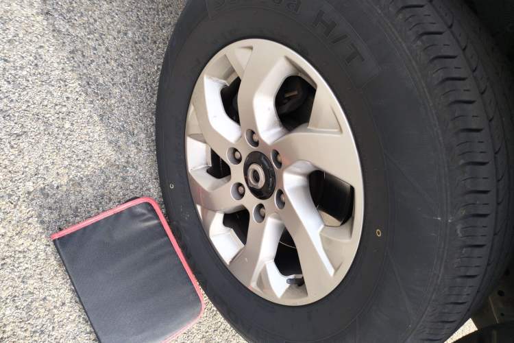 Used Great Wall Poer 2021 2.0T Commercial Version Manual Diesel Two-Wheel Drive Elite Long-Box GW4D20M Right Front Wheel Hub