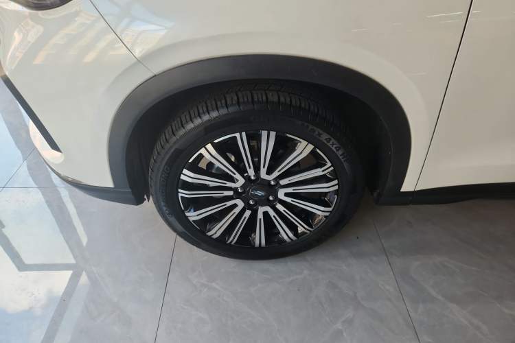 Used CHANGAN OSHAN X5 2021 1.5T DCT Prestige Edition Left Front Wheel Hub