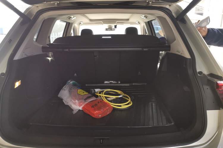 Used Volkswagen Tiguan L New Energy 2021 430 PHEV Plug-in Hybrid Flagship Edition Trunk