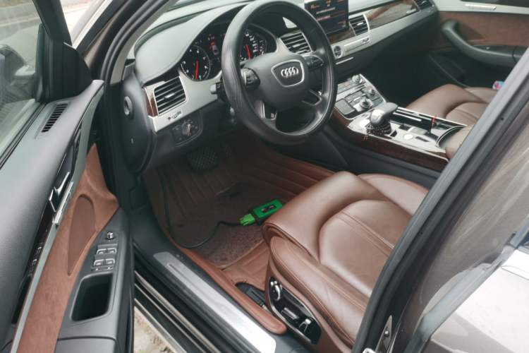 Used Audi A8 2014 A8L 45 TFSI quattro Comfort model
