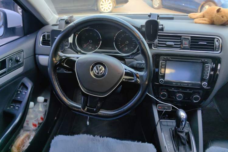 Used Volkswagen Sagitar 2015 230TSI Automatic Comfort Version