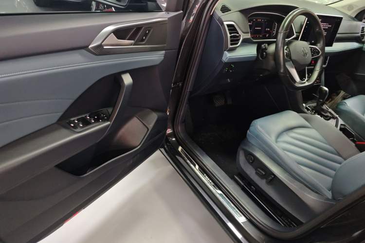 Used Volkswagen Tharu 2023 300TSI Two-Wheel-Drive Full Moon Edition
