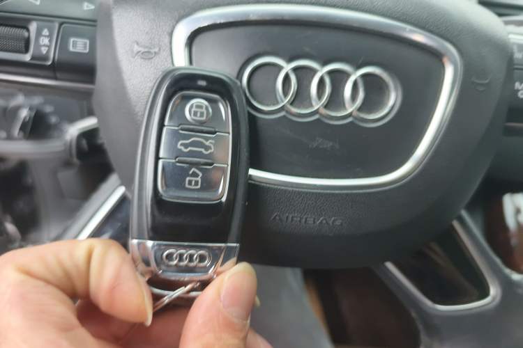 Used Audi A8 2013 A8L 45 TFSI quattro Comfort model
