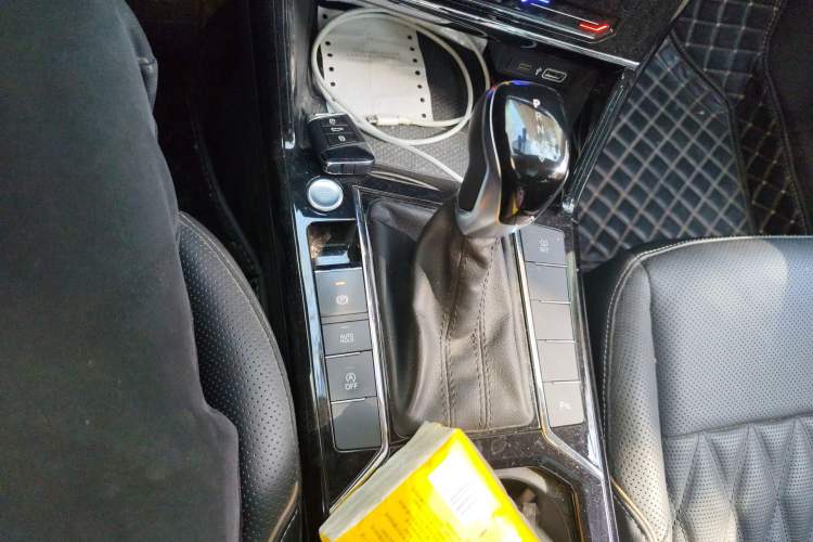 Used Volkswagen Passat 2020 330TSI Luxury Edition China VI
