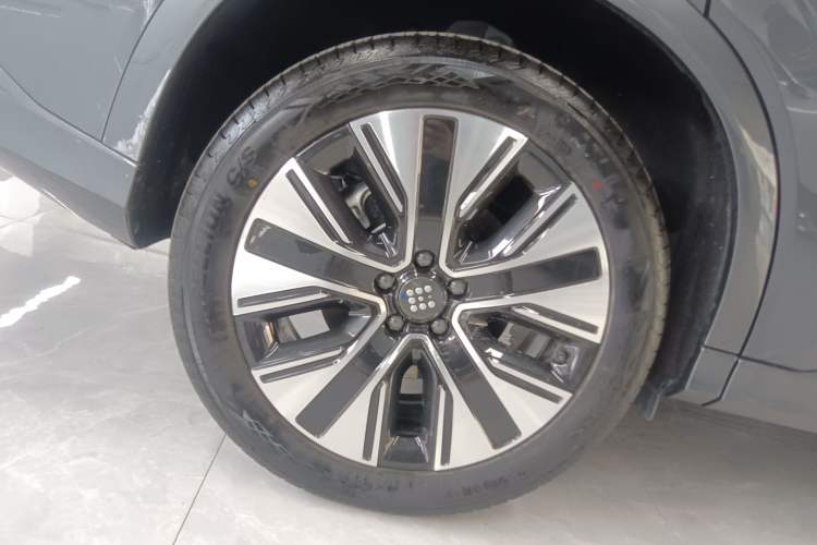 Used Landian E5 PLUS 2026 Model 165km Long-Range First-Adoption Version Ultra 5-seater