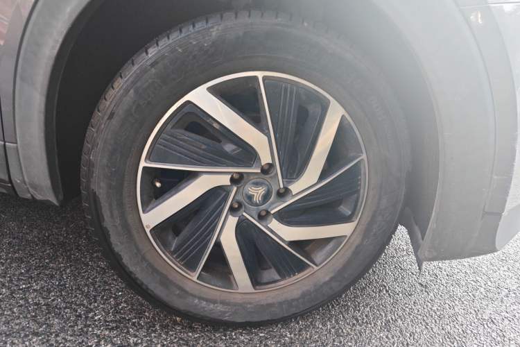 Used NETA U 2021 Pro 400 Cruiser Edition Right Front Wheel Hub