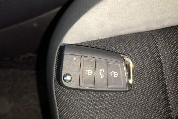 Used Volkswagen T-ROC 2020 230TSI DSG Two-Wheel Drive Advanced Version Vehicle Key