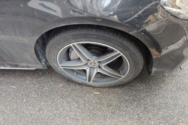 Used Mercedes-Benz E-Class 2020 Restyled E 300 L Sport Exclusive Edition Right Front Wheel Hub