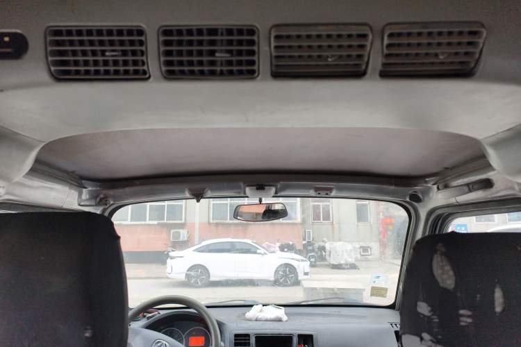 Used BAIC Weiwang 306 2014 1.2L Value Edition Van Basic Type 5 Seats A12 China IV Emission Standard
