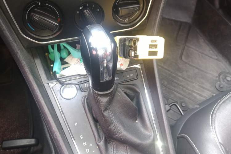 Used Volkswagen Lavida 2017 1.6L Automatic Comfort Edition
