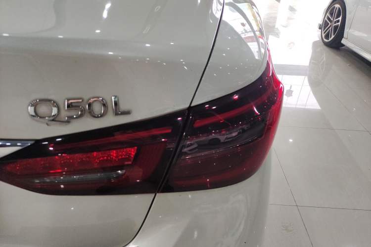 Used Infiniti Q50L 2018 2.0T Enjoyment Edition China V standard Right Rear Taillight