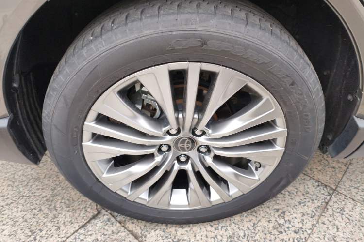 Used Toyota Harrier 2022 Dual-Engine 2.5L CVT Four-Wheel Drive Flagship Edition